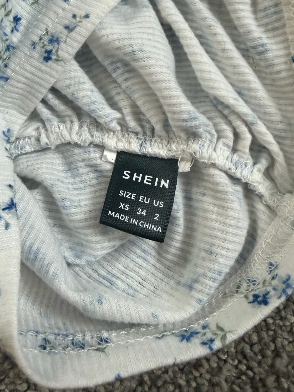 SHEIN White Ribbed Blue Floral Ruched Cami - Picture 3 of 3
